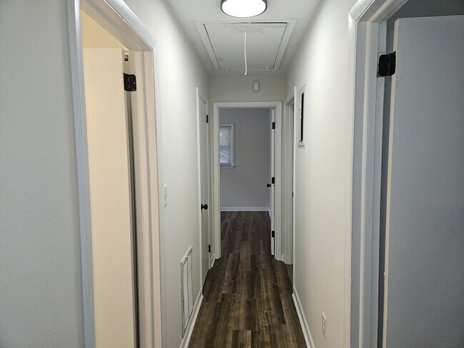 Building Photo - 853 Shannon Dr