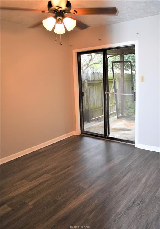 Building Photo - 704 Vassar Ct