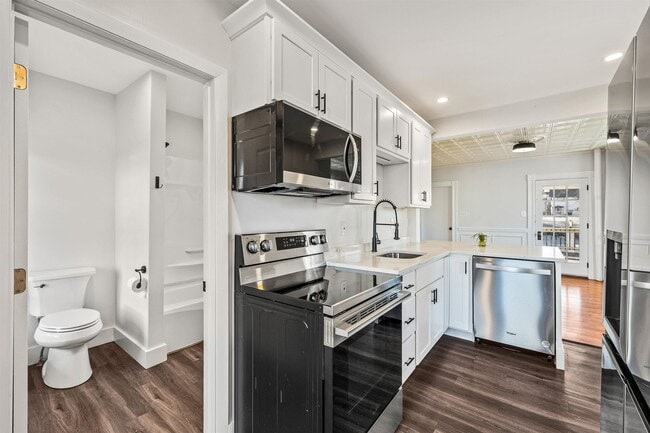 Building Photo - 26 Reservoir Ave