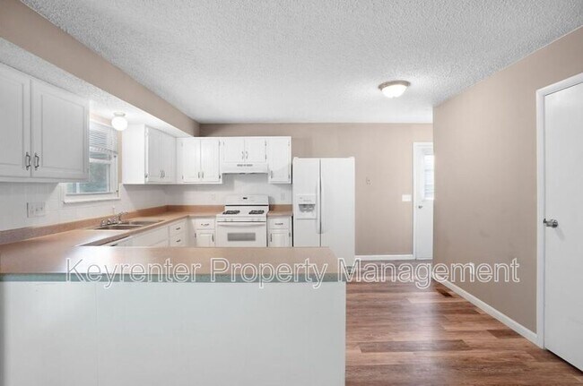 Building Photo - 15593 Fox Plains Dr