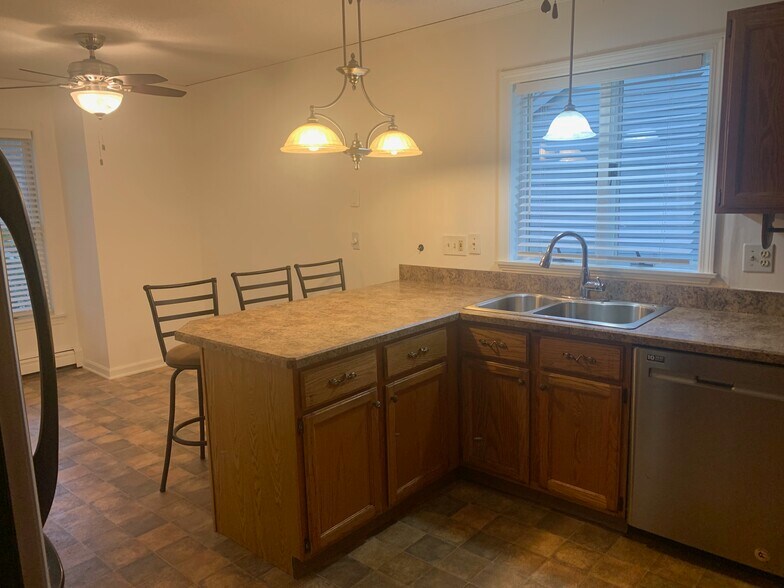 Building Photo - 61 Trotters Way