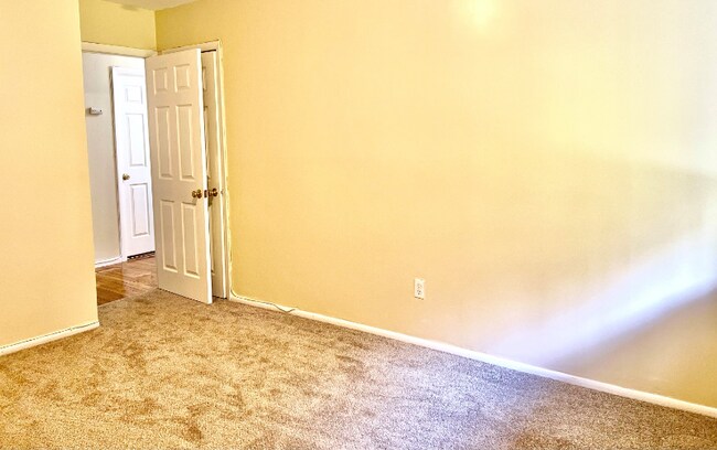 Building Photo - 3600 Harper Ave