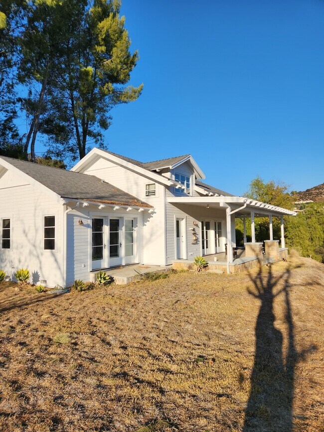 Building Photo - 3838 Paseo Primario