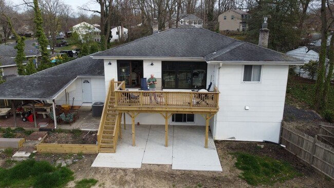 Building Photo - 26 Forest Hill Dr