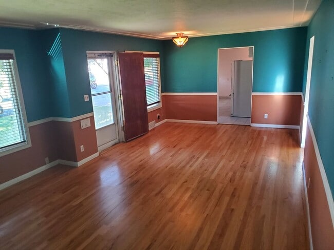 Building Photo - Charming 4 BR/ 2 BA North Spokane Home