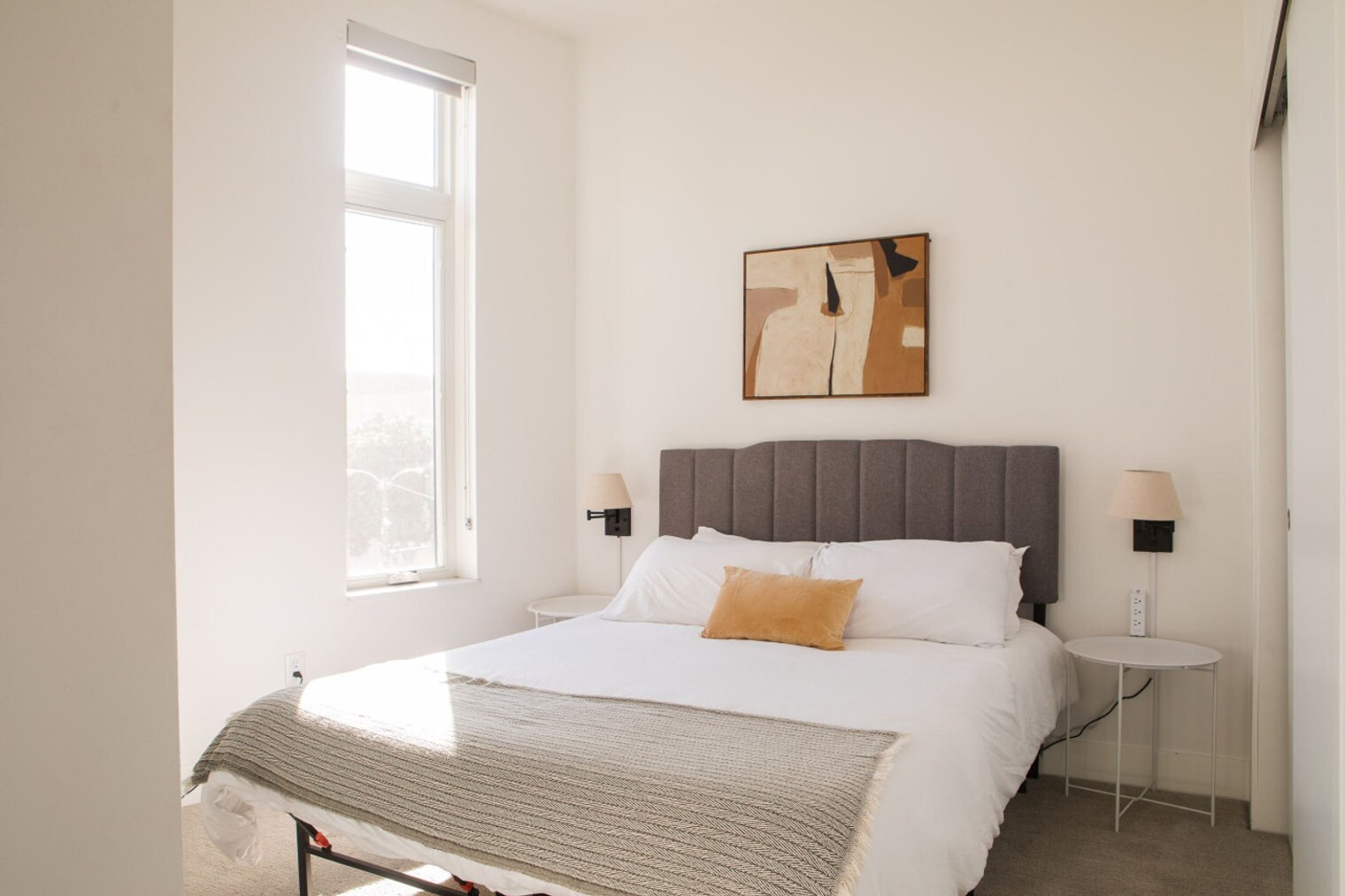 Building Photo - 550 W Juneau Ave