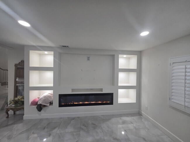 Building Photo - 3400 Bahia Pl