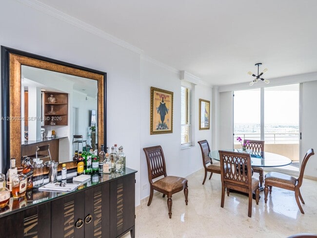 Building Photo - 888 Brickell Key Dr