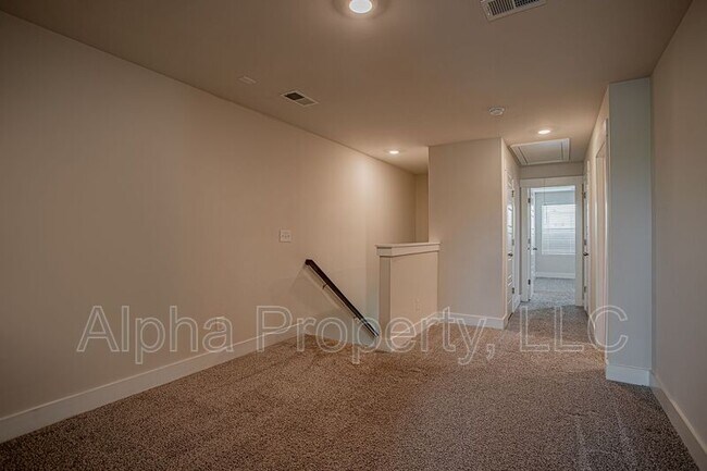 Building Photo - 164 Bromes Way