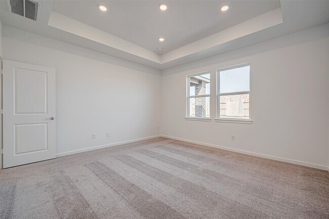 Building Photo - 1127 Sugar Dr