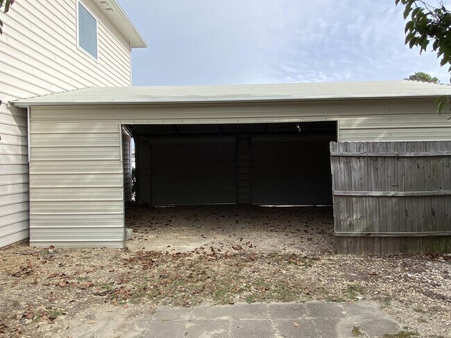 Building Photo - 109 Canyon Ct