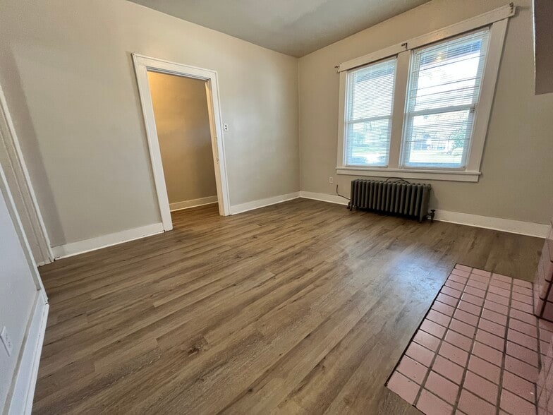 Building Photo - 2116 Bedford Ave