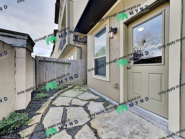 Building Photo - 4 br, 3.5 bath House - 2849 Kings Retreat Cir