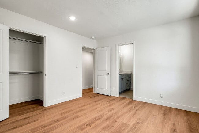 Building Photo - Malaga-GJA