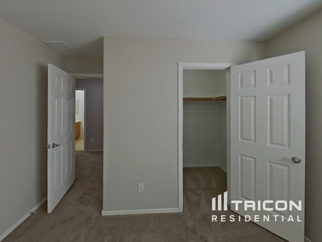 Building Photo - 40984 W Colby Dr