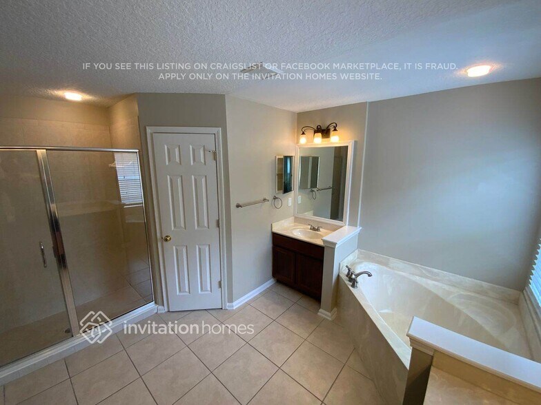 Building Photo - 1420 Blue Spring Ct