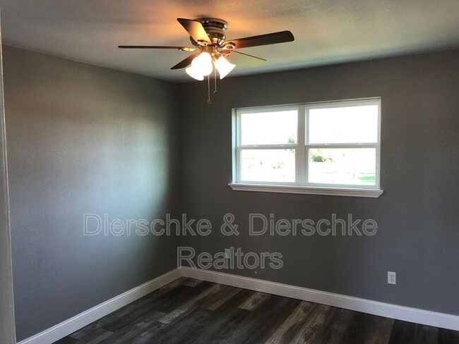 Building Photo - 3608 N Chadbourne St
