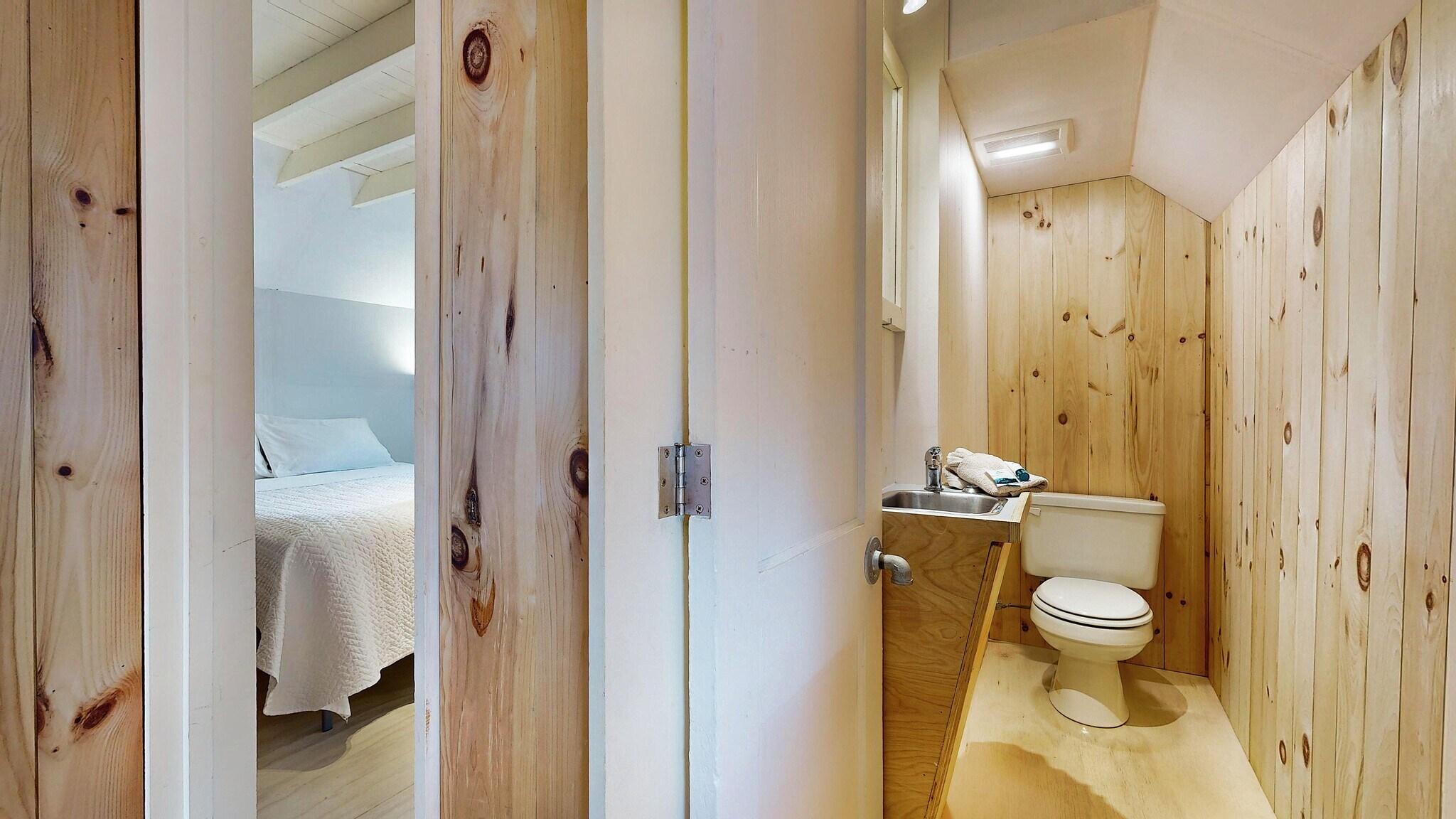 Building Photo - 42 Evergreen Ave