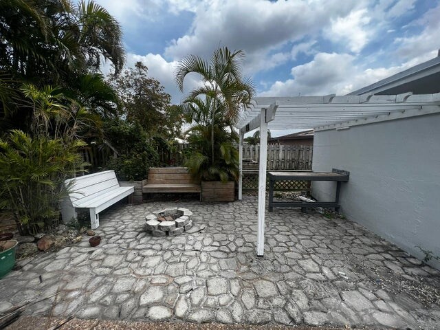 Building Photo - 4585 Betelnut St