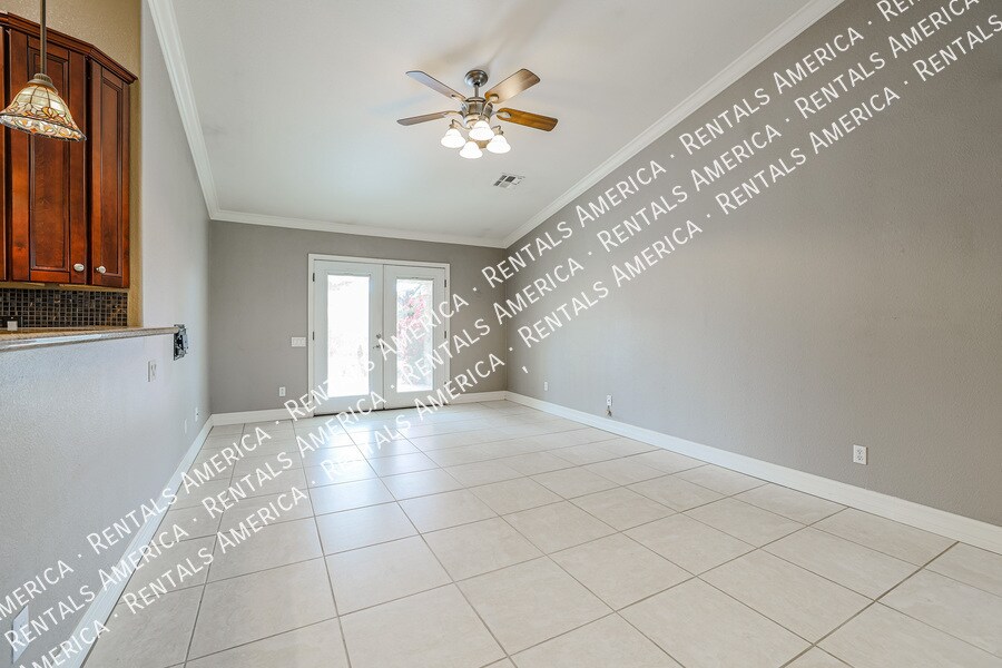 Building Photo - 6325 W Potter Dr