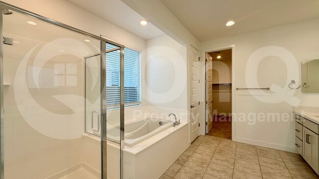 Building Photo - 14255 W Alameda Rd