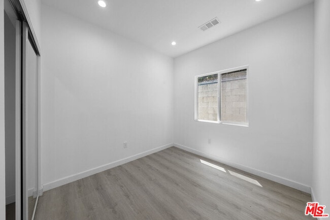 Building Photo - 151 N Harvard Blvd