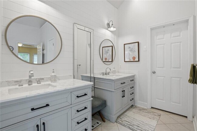 Building Photo - 4431 Village Springs Run