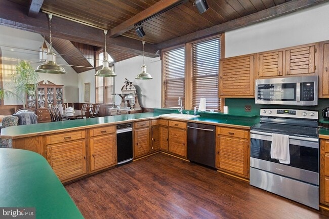 Building Photo - 230 Washington St