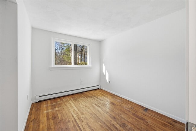 Building Photo - 43 Little John Dr