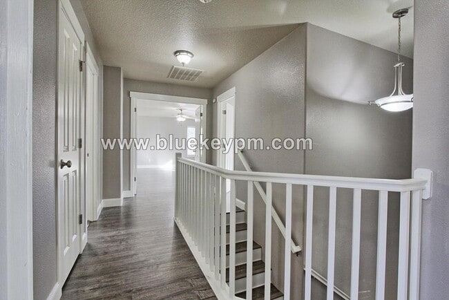 Building Photo - 4 Bed, 2.5 Bath Home in Hazel Dell with Easy Access to I-5 and Padden Pkwy