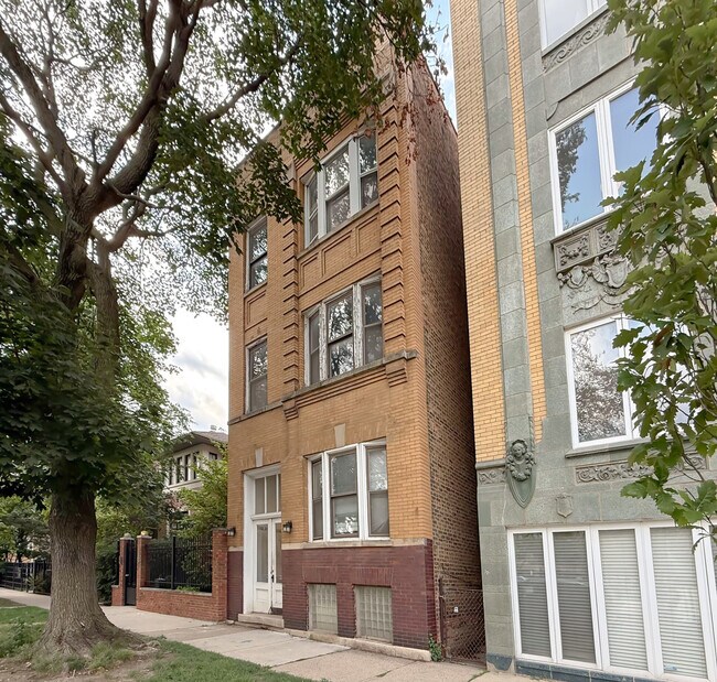 Primary Photo - 1640 W Melrose St