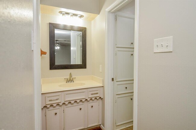 Building Photo - 22127 Kerryblue Dr