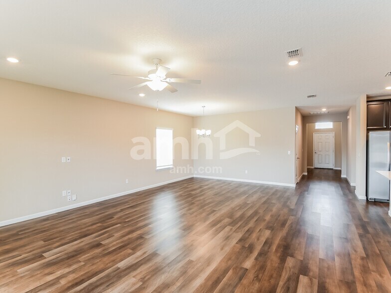 Building Photo - 163 Hemlock Point