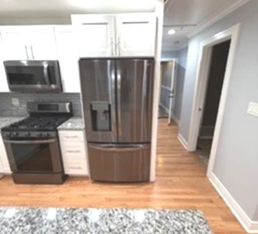 Building Photo - 6902 Lyons St