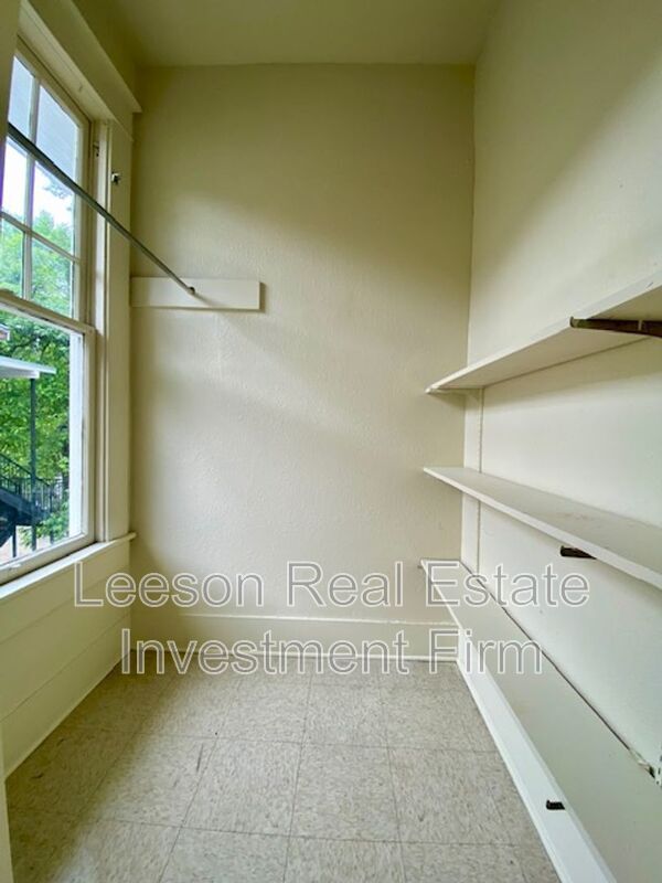 Building Photo - 451 Egan St