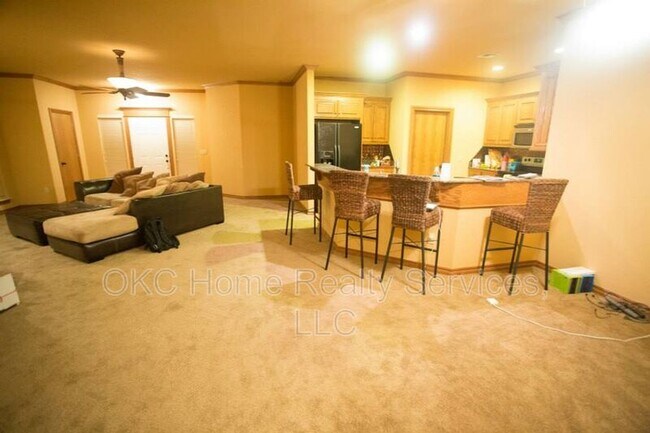 Building Photo - 1101 Golden Leaf Dr