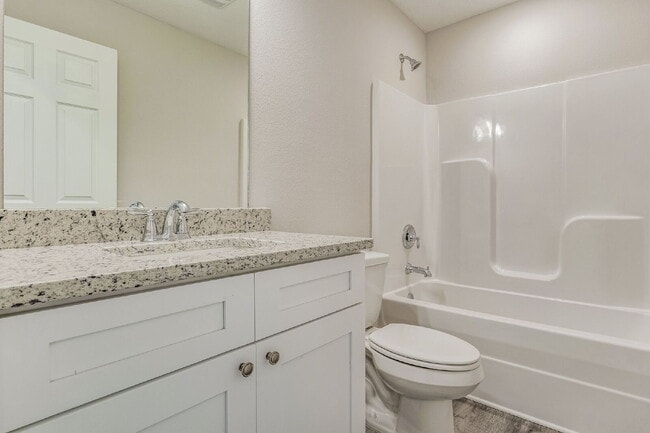 Building Photo - Contemporary Living in Milton!
