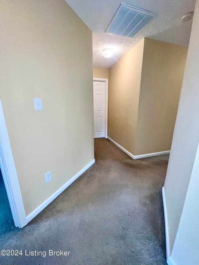 Building Photo - 9210 Eminence Ct