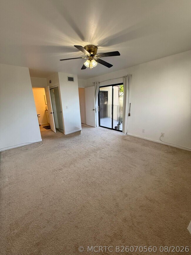 Building Photo - 31 Springdale Cir