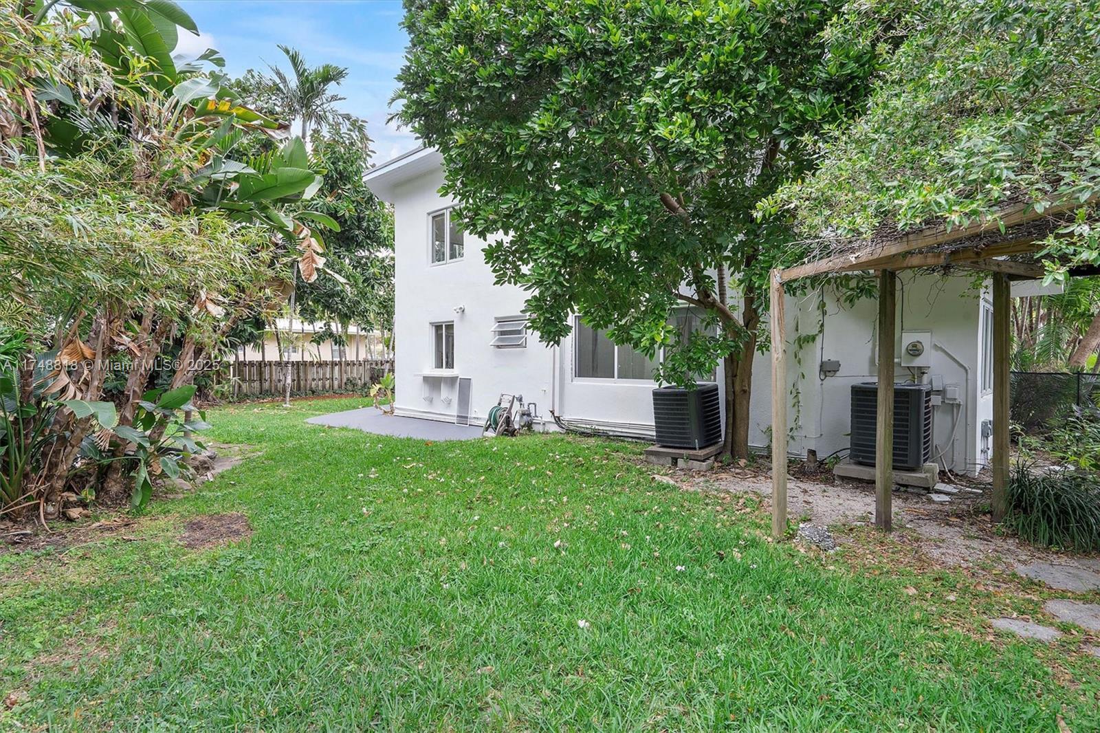 Building Photo - 600 Surfside Blvd