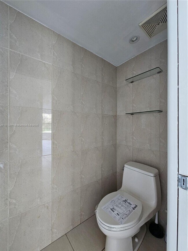 Building Photo - 563 NW 98th Ct