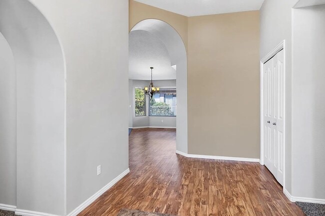 Building Photo - Spacious 3-Bedroom Home with Incredible Garage & Prime Location!
