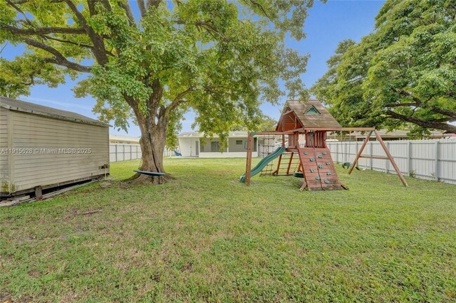 Building Photo - 6283 Sherman St