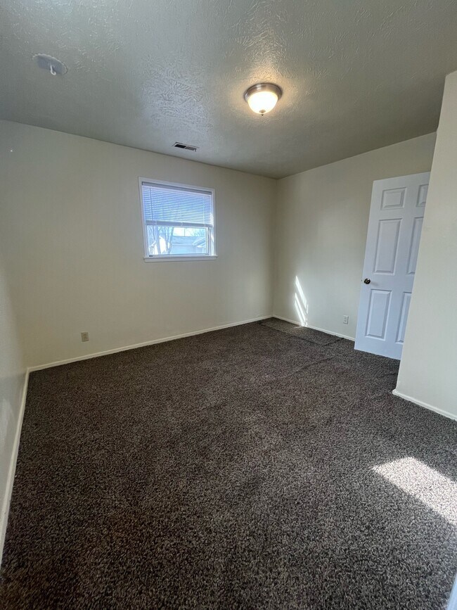 Building Photo - 2237 N 38th St