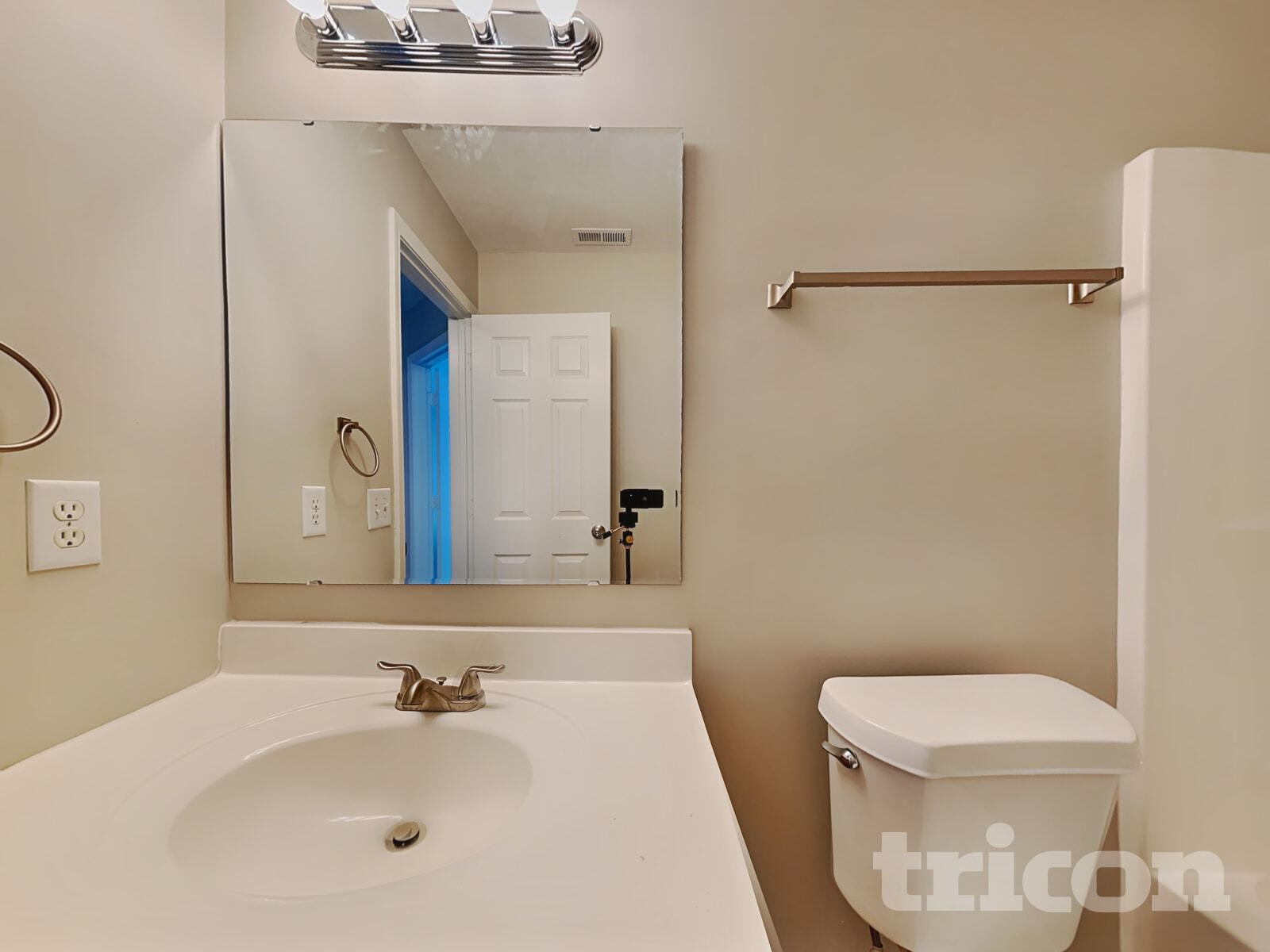 Building Photo - 10213 Blue Sky Dr