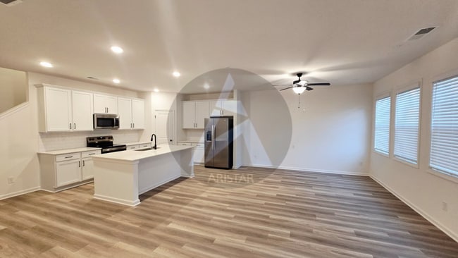 Building Photo - 3136 Marbella Cir