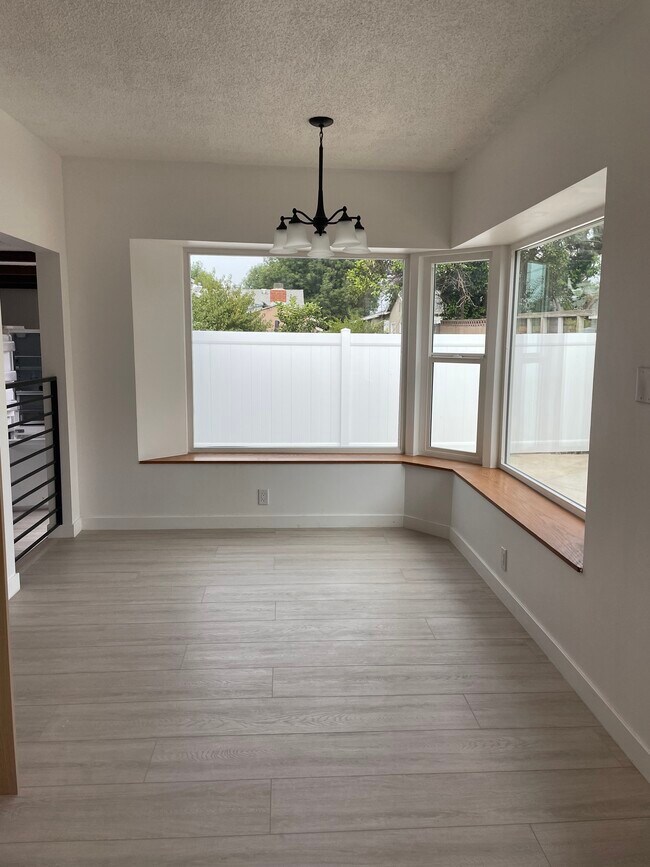 Building Photo - 10157 Swinton Ave