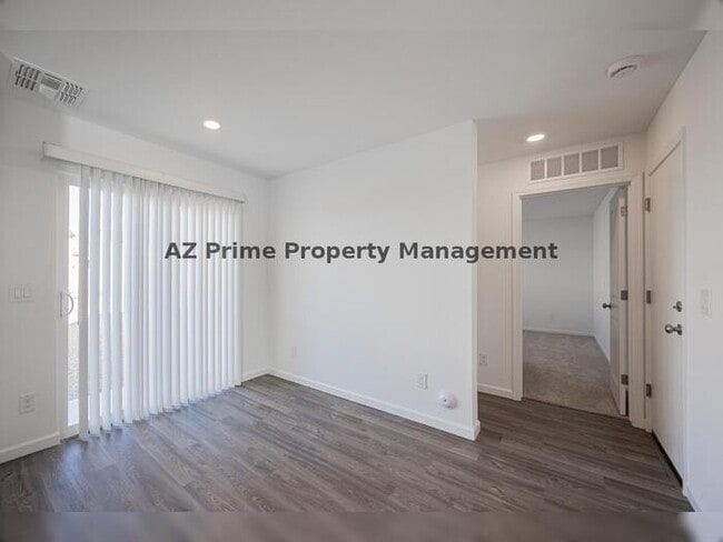 Building Photo - 334 Paseo Xing Ln