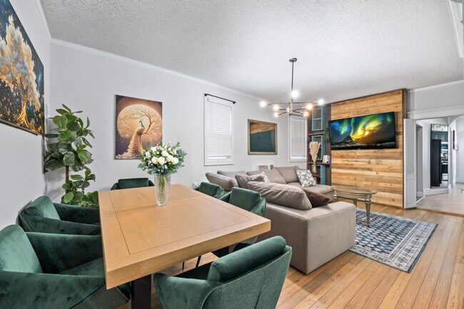 Primary Photo - 84 W 42nd St