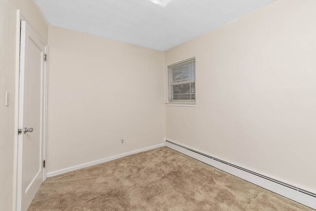 Building Photo - Cozy Brick Ranch in Norfolk